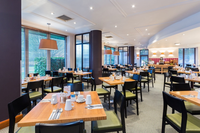 Imagen del bar/restaurante del Hotel Holiday Inn Cambridge, An Ihg. Foto 8