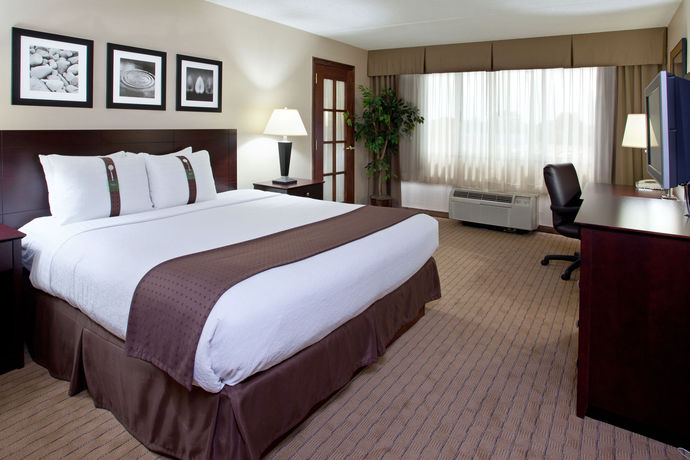 Imagen de la habitación del Hotel Holiday Inn Canton (belden Village). Foto 8