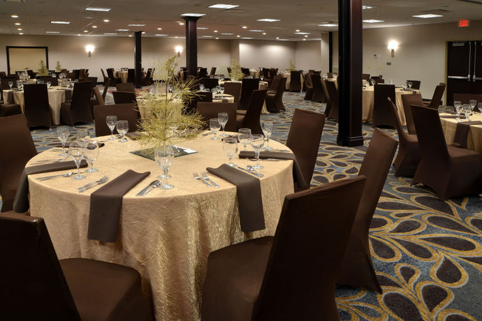 Imagen de los exteriores del Hotel Holiday Inn Canton (belden Village). Foto 12