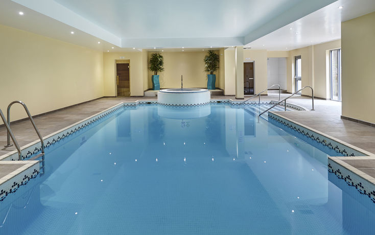 Imagen de la piscina del Hotel Holiday Inn Cardiff - North M4. Foto 15