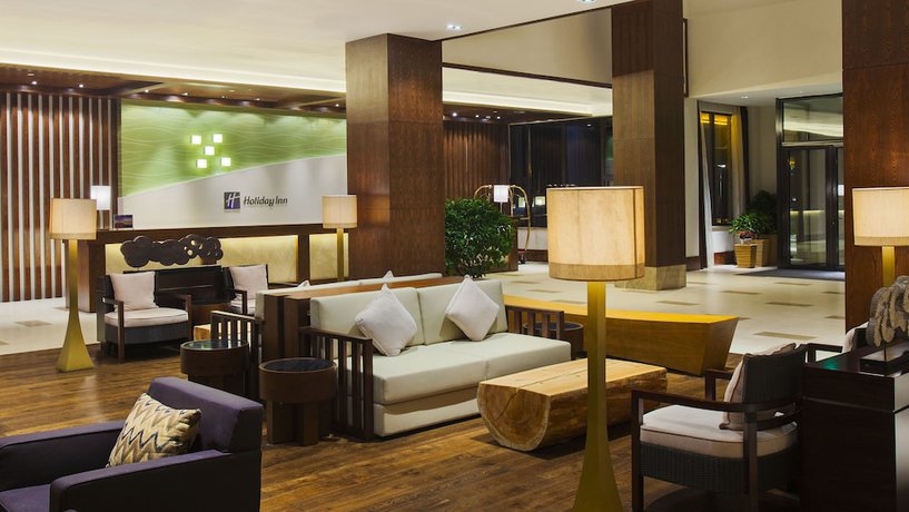 Imagen de los interiores del Hotel Holiday Inn Changbaishan Suites. Foto 16
