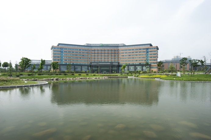 Imagen de los exteriores del Hotel Holiday Inn Changzhou Wujin, An Ihg. Foto 7