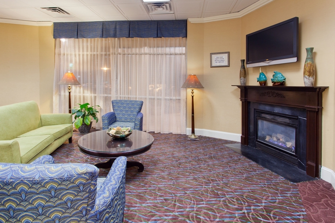 Imagen de los interiores del Hotel Holiday Inn Charleston Riverview, An Ihg. Foto 7