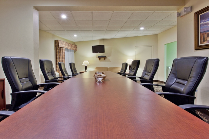 Imagen de los interiores del Hotel Holiday Inn Charleston Riverview, An Ihg. Foto 11