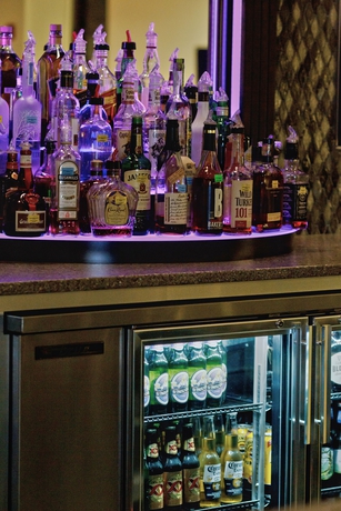 Imagen del bar/restaurante del Hotel Holiday Inn Charlotte Airport, An Ihg. Foto 3