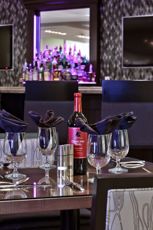 Imagen del bar/restaurante del Hotel Holiday Inn Charlotte Airport, An Ihg. Foto 5