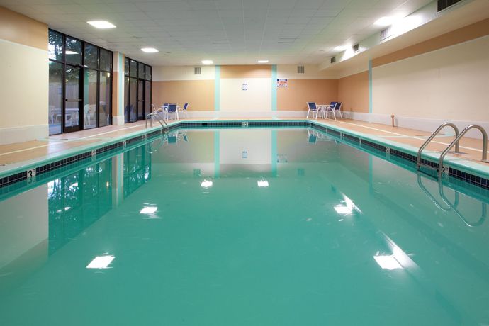 Imagen de la piscina del Hotel Holiday Inn Charlottesville-univ Area, An Ihg. Foto 16