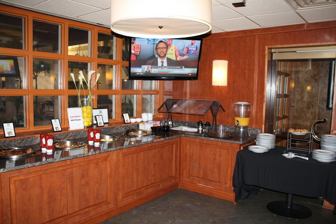 Imagen del bar/restaurante del Hotel Holiday Inn Chicago North Shore, An Ihg. Foto 5