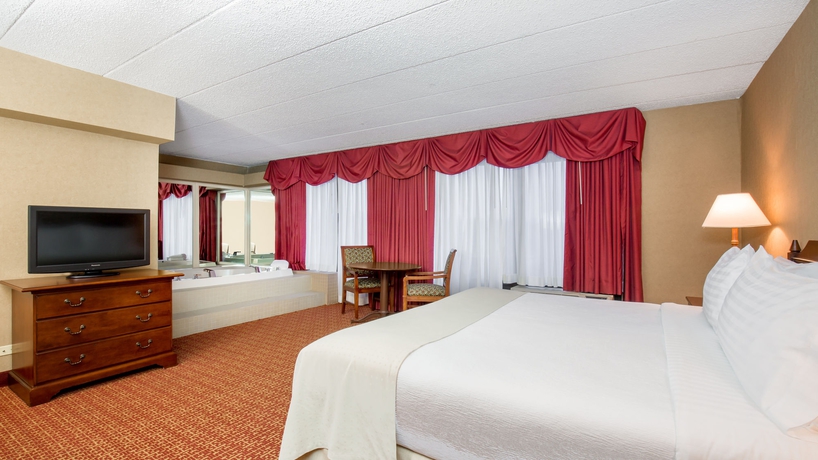 Imagen de la habitación del Hotel Holiday Inn Chicago Nw Crystal Lk Conv Ctr, An Ihg. Foto 5