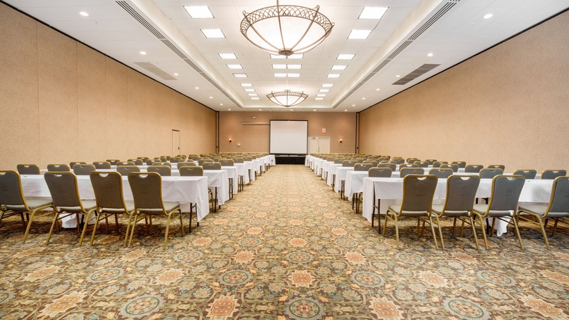 Imagen de los interiores del Hotel Holiday Inn Chicago Nw Crystal Lk Conv Ctr, An Ihg. Foto 13