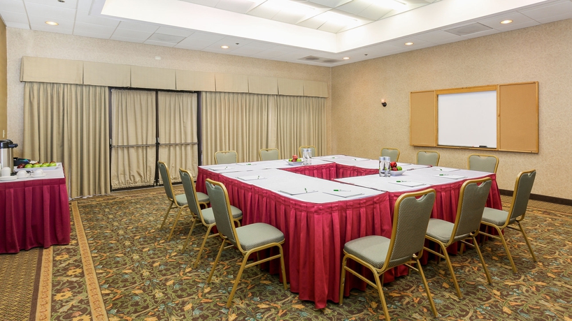 Imagen de los interiores del Hotel Holiday Inn Chicago Nw Crystal Lk Conv Ctr, An Ihg. Foto 14
