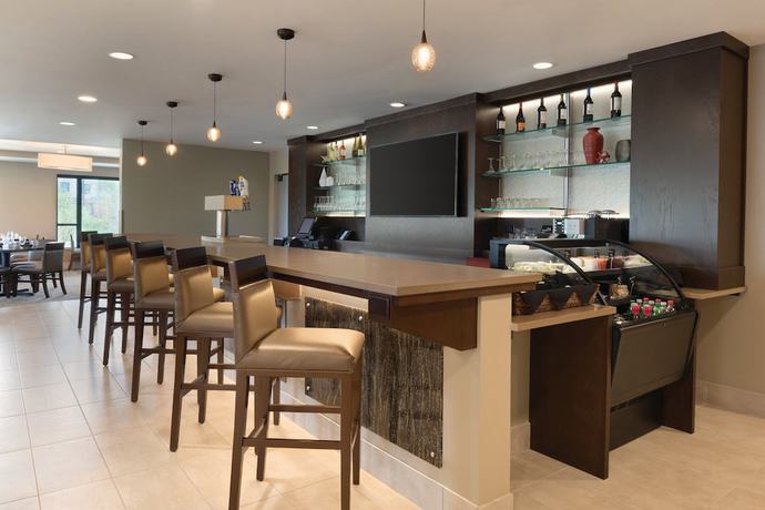 Imagen del bar/restaurante del Hotel Holiday Inn Chicago - Schaumburg, an IHG. Foto 3