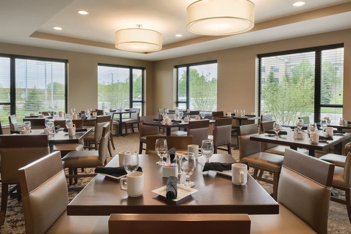 Imagen del bar/restaurante del Hotel Holiday Inn Chicago - Schaumburg, an IHG. Foto 4