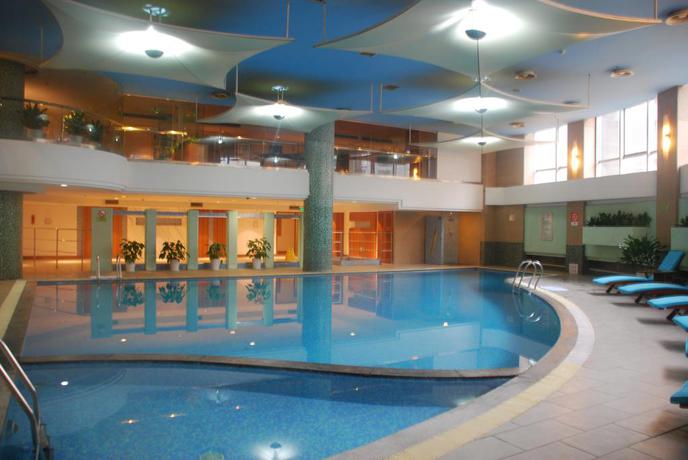 Imagen de la piscina del Hotel Holiday Inn Chongqing Guanyinqiao, An Ihg. Foto 13