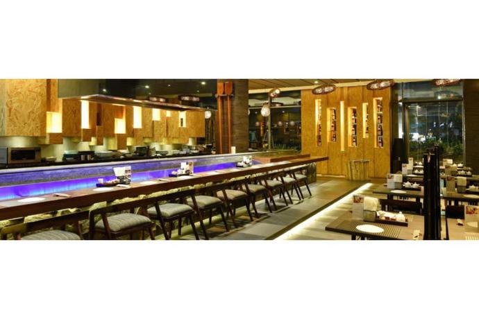 Imagen del bar/restaurante del Hotel Holiday Inn Cikarang Jababeka, An Ihg. Foto 5