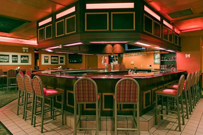 Imagen del bar/restaurante del Hotel Holiday Inn Cincinnati Airport, an IHG. Foto 2