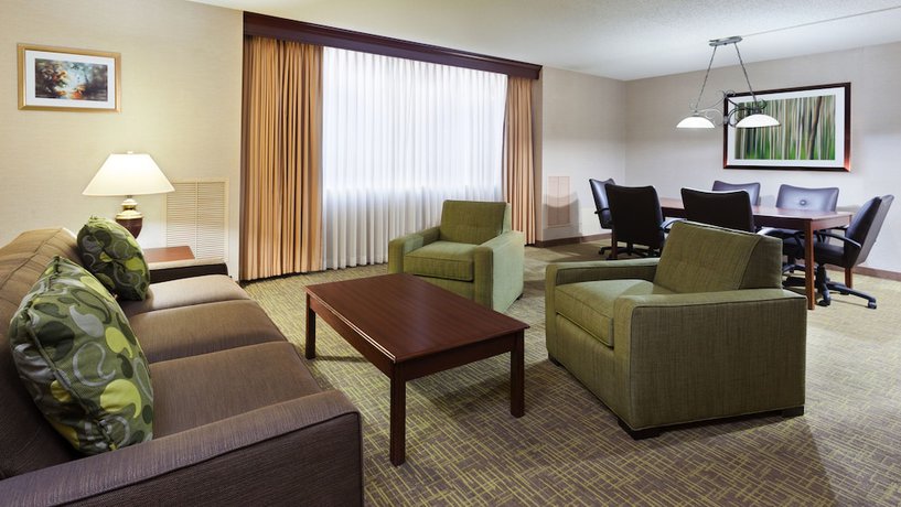 Imagen de los interiores del Hotel Holiday Inn Cincinnati Airport, an IHG. Foto 17