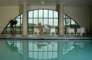Imagen de la piscina del Hotel Holiday Inn Cincinnati Liberty Way by IHG, West Chester. Foto 4