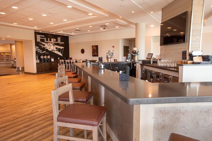 Imagen del bar/restaurante del Hotel Holiday Inn Cincinnati Liberty Way by IHG, Wetherington. Foto 4