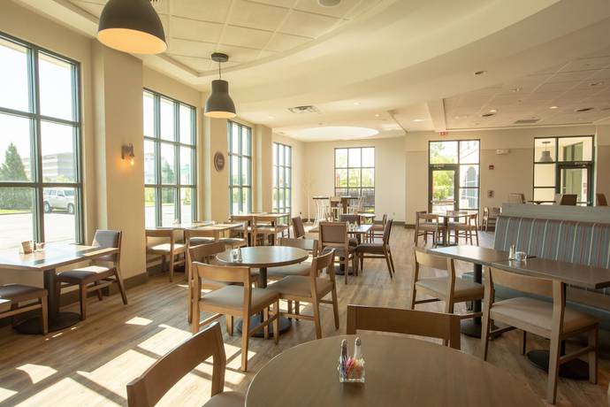 Imagen del bar/restaurante del Hotel Holiday Inn Cincinnati Liberty Way by IHG, Wetherington. Foto 6