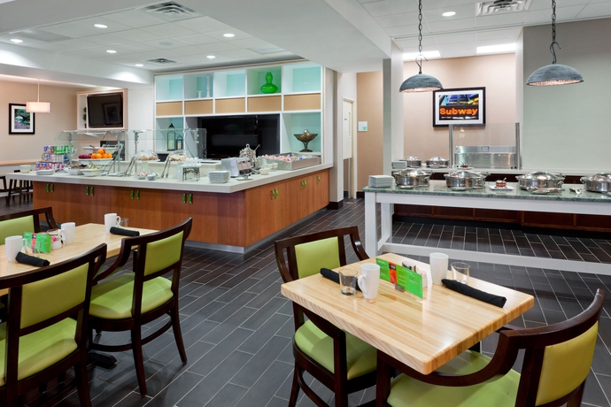 Imagen del bar/restaurante del Hotel Holiday Inn Clark - Newark Area, An Ihg. Foto 2