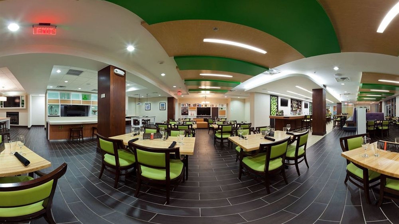 Imagen del bar/restaurante del Hotel Holiday Inn Clark - Newark Area, An Ihg. Foto 4