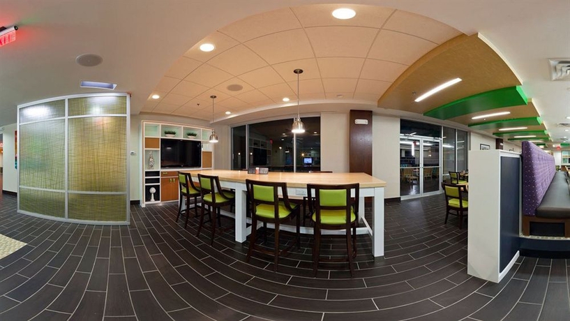 Imagen del bar/restaurante del Hotel Holiday Inn Clark - Newark Area, An Ihg. Foto 5