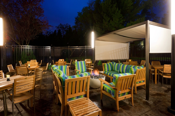 Imagen de los exteriores del Hotel Holiday Inn Clark - Newark Area, An Ihg. Foto 8
