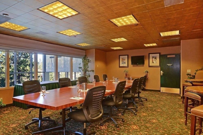 Imagen de los interiores del Hotel Holiday Inn Club Vacations Tahoe Ridge Resort, an IHG. Foto 10