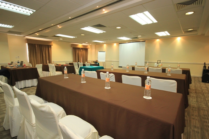 Imagen de los interiores del Hotel Holiday Inn Convention Center, An Ihg. Foto 8