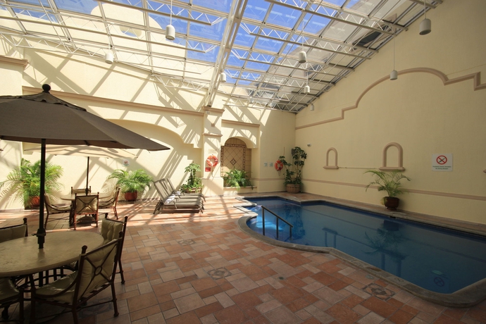 Imagen de la piscina del Hotel Holiday Inn Convention Center, An Ihg. Foto 16