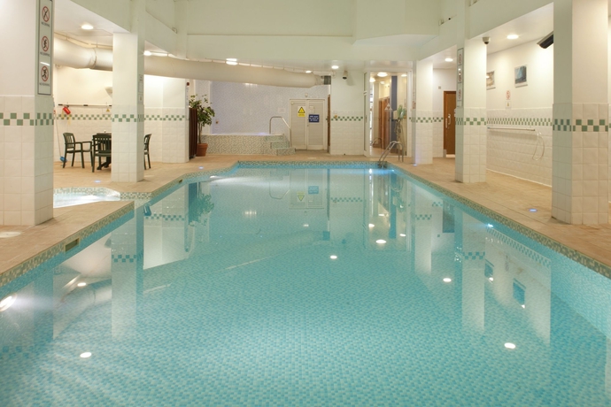 Imagen de la piscina del Hotel Holiday Inn Corby - Kettering A43, An Ihg. Foto 15