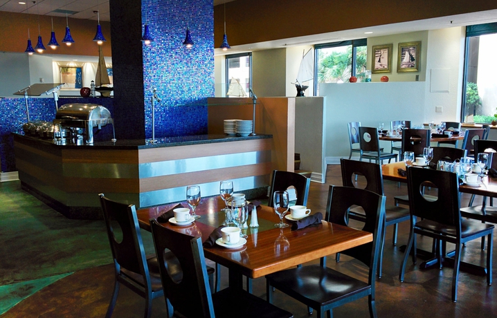 Imagen del bar/restaurante del Hotel Holiday Inn Corpus Christi Downtown Marina, An Ihg. Foto 4