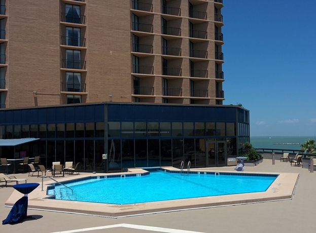 Imagen de la piscina del Hotel Holiday Inn Corpus Christi Downtown Marina, An Ihg. Foto 16