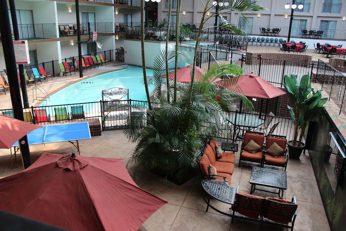 Imagen de la piscina del Hotel Holiday Inn Des Moines-Airport/Conf Center, an IHG. Foto 17