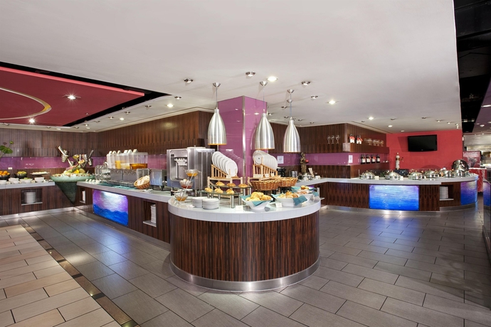 Imagen del bar/restaurante del Hotel Holiday Inn Downtown Beijing. Foto 5