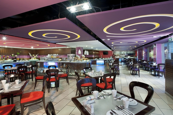 Imagen del bar/restaurante del Hotel Holiday Inn Downtown Beijing. Foto 6