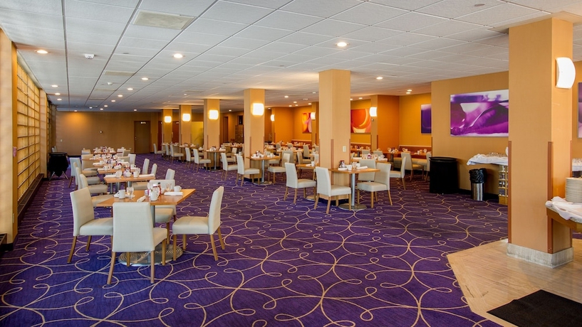 Imagen del bar/restaurante del Hotel Holiday Inn Downtown Rochester. Foto 4