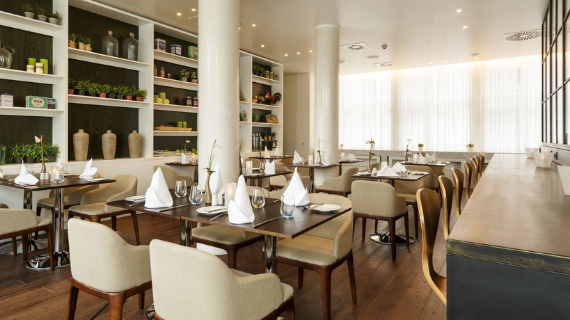 Imagen del bar/restaurante del Hotel Holiday Inn Dresden - Am Zwinger, An Ihg. Foto 7