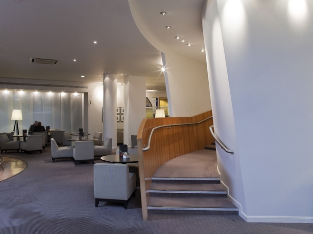 Imagen del bar/restaurante del Hotel Holiday Inn Edinburgh, An Ihg. Foto 2