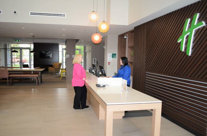 Imagen de los interiores del Hotel Holiday Inn Edmonton South - Evario Events. Foto 19