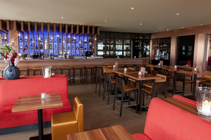 Imagen del bar/restaurante del Hotel Holiday Inn Eindhoven Centre, An Ihg. Foto 7