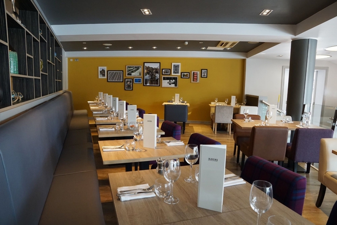 Imagen del bar/restaurante del Hotel Holiday Inn Ellesmere Port, An Ihg. Foto 5