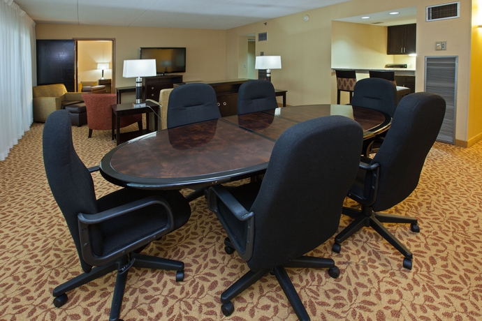 Imagen de los interiores del Hotel Holiday Inn Evansville Airport. Foto 7