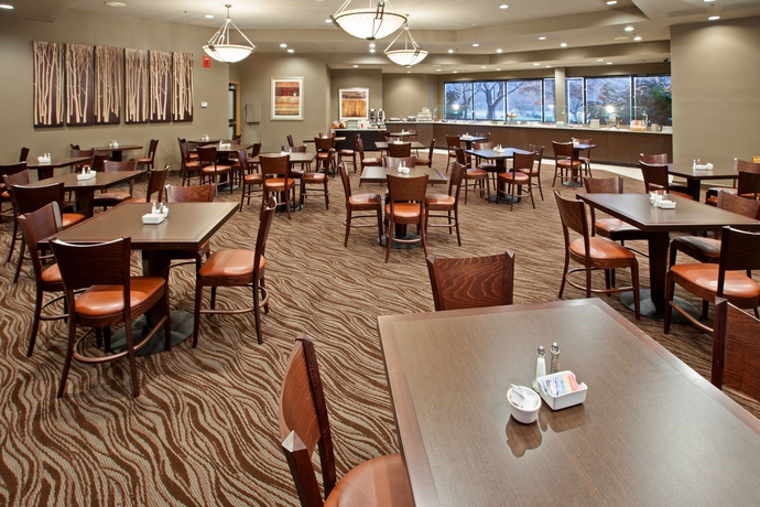 Imagen del bar/restaurante del Hotel Holiday Inn Evansville Airport. Foto 3