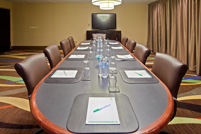 Imagen de los interiores del Hotel Holiday Inn Evansville Airport. Foto 10