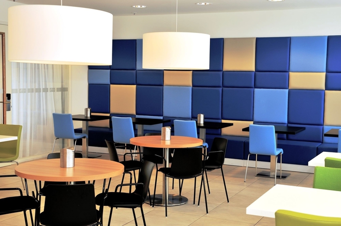 Imagen de los interiores del Hotel Holiday Inn Express Ámsterdam - Arena Towers. Foto 13