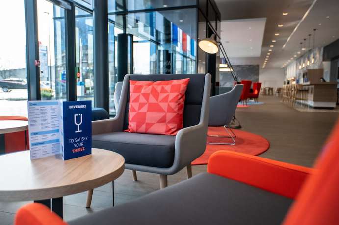 Imagen de los interiores del Hotel Holiday Inn Express Aarburg - Oftringen, an IHG. Foto 15