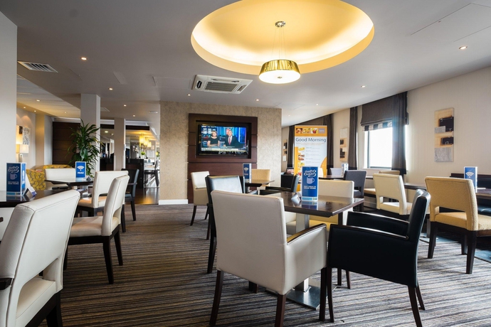 Imagen de la habitación del Hotel Holiday Inn Express Aberdeen - Bridge of Don. Foto 14