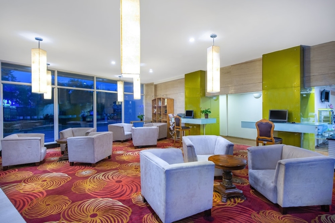 Imagen de los interiores del Hotel Holiday Inn Express Airport Tianjin, An Ihg. Foto 16